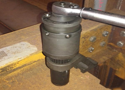 桥梁建设钢结构螺栓预紧